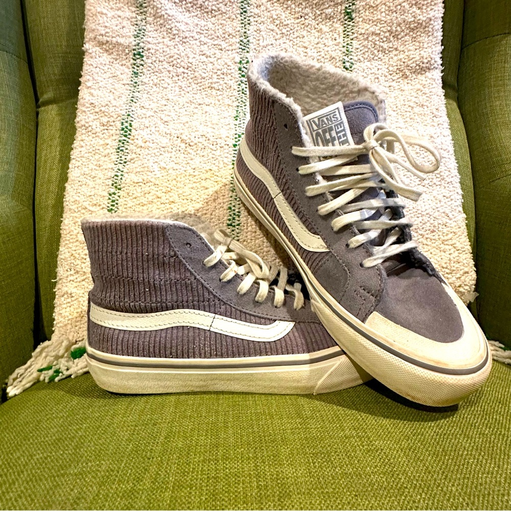 Corduroy fleece lined Vans off the‎ Wall